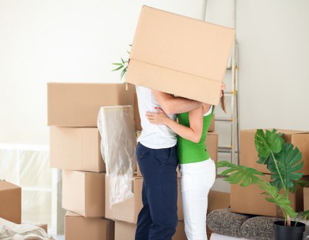 Apartment removal service in Millwall with lift and access planning