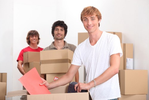 Packing and loading support for a flat move in Millwall